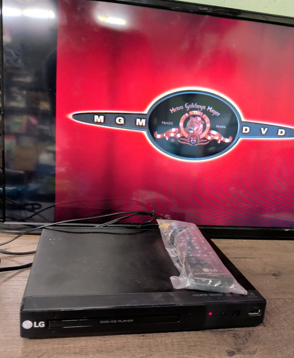 LG DP132H CD DVD Player with Remote Control Tested Works fast shipping